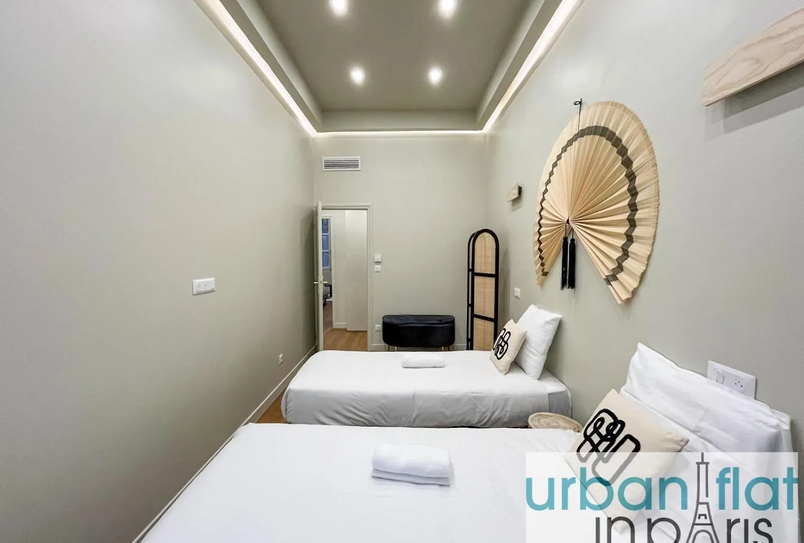 Apartment Urban Flat 188 - Stunning 4 Bedroom Flat In