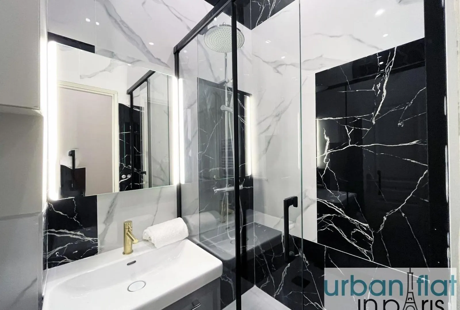Urban Flat 188 - Stunning 4 Bedroom Flat In Apartment Paris