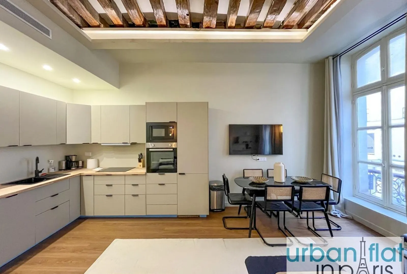 Urban Flat 188 - Stunning 4 Bedroom Flat In Apartment