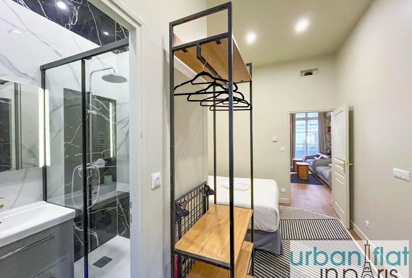 Apartment Urban Flat 188 - Stunning 4 Bedroom Flat In *